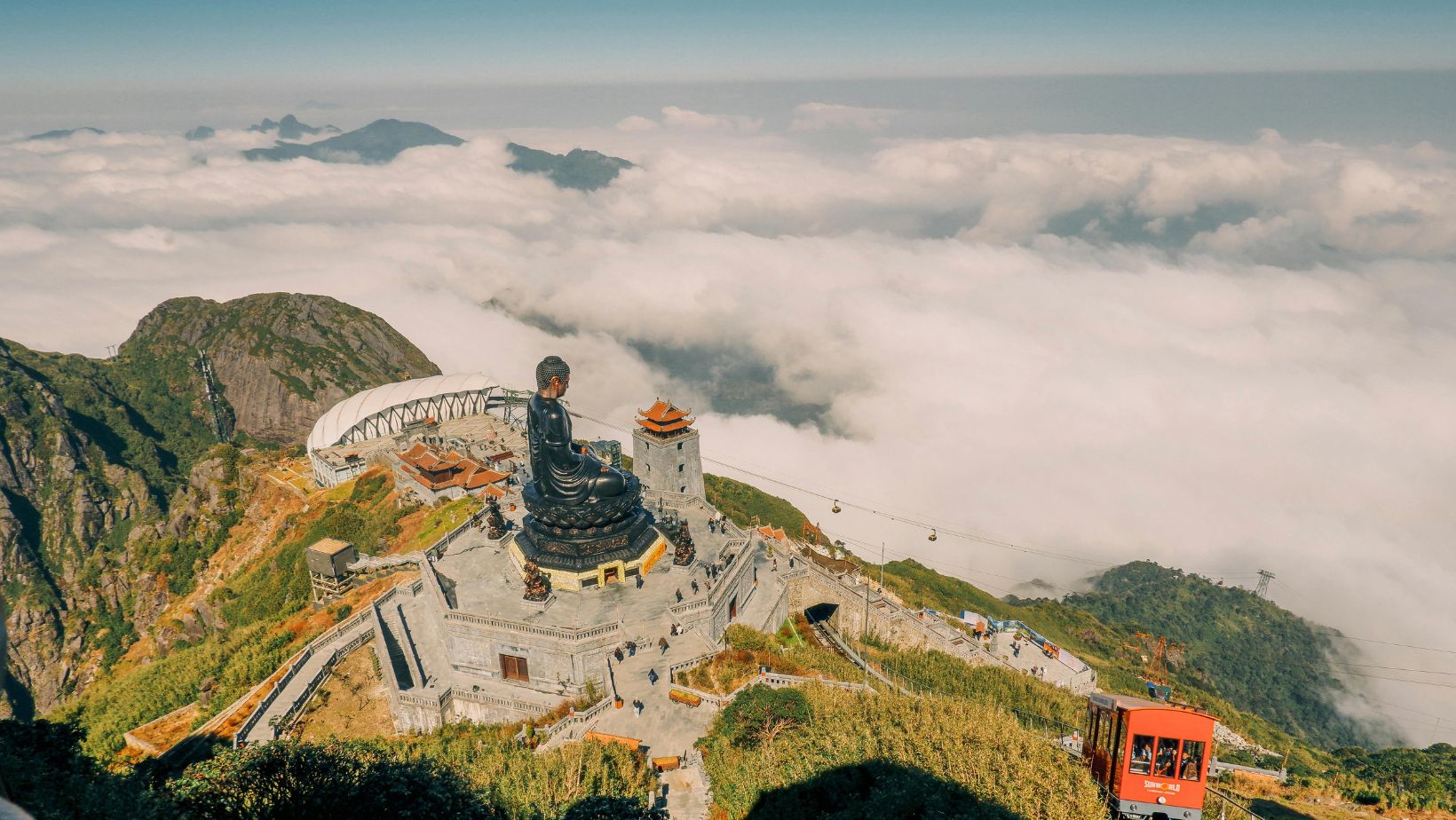 Vietnam misty peaks